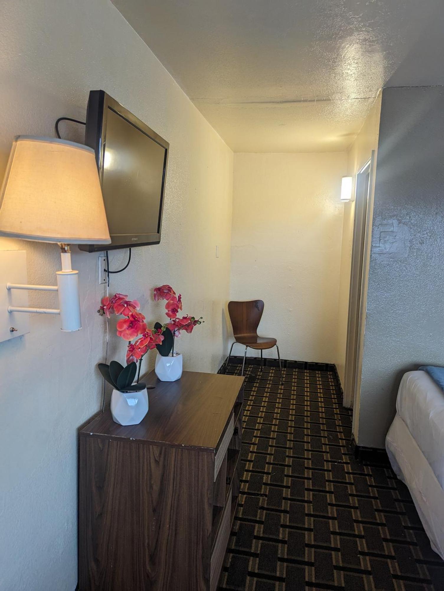 Southern Comfort Hotel タルサ エクステリア 写真