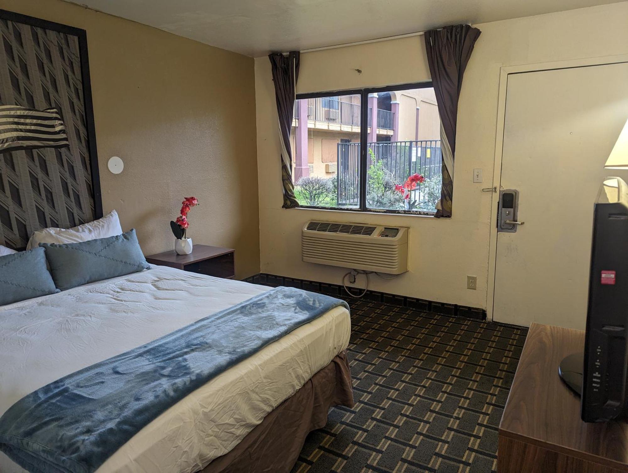 Southern Comfort Hotel タルサ エクステリア 写真