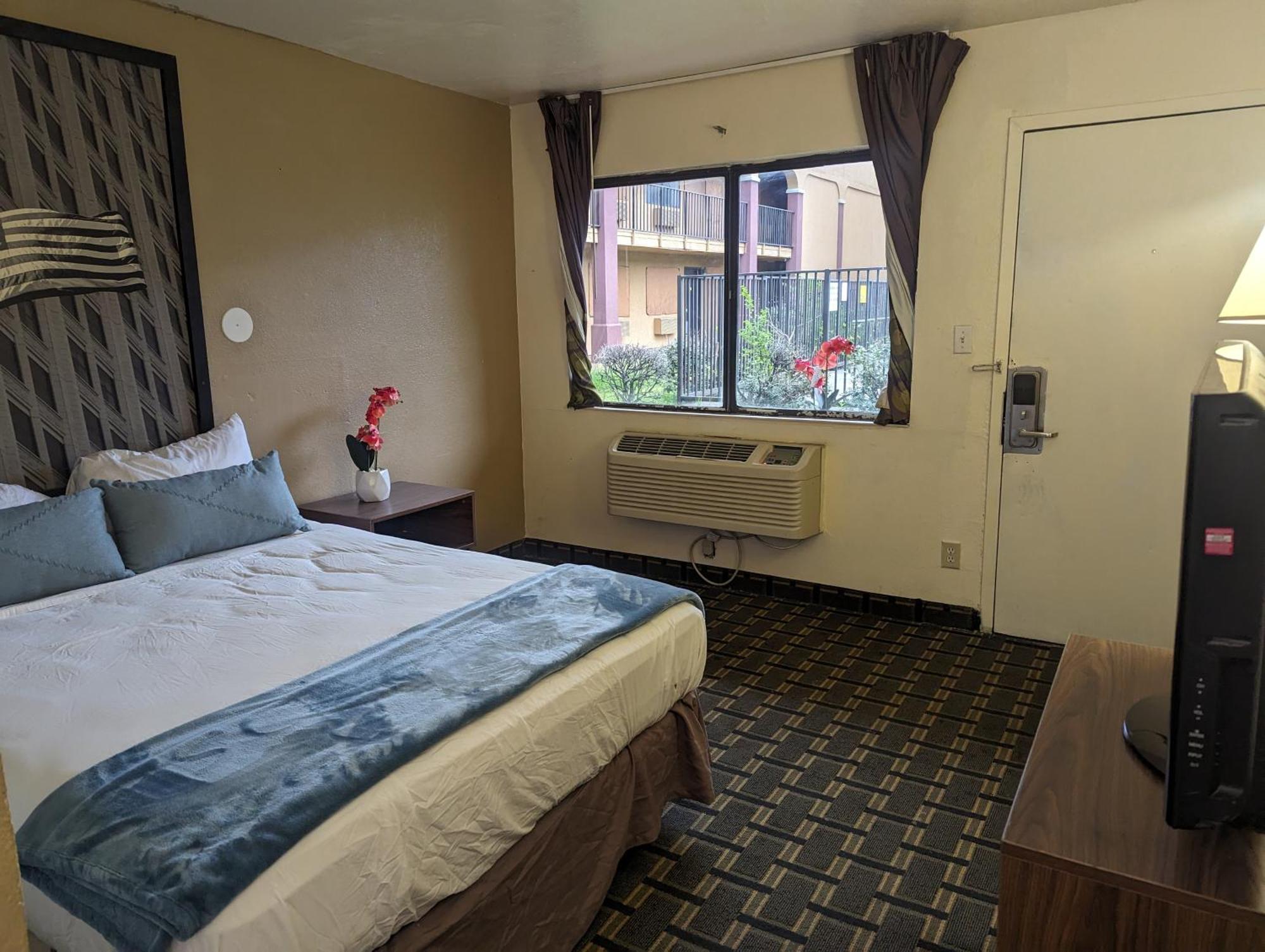 Southern Comfort Hotel タルサ エクステリア 写真